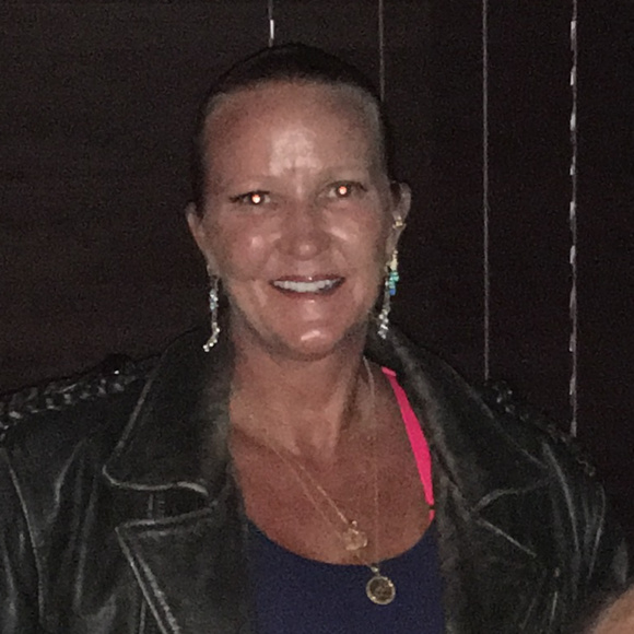 Meet your Posher, Shari - Picture 2 of 2